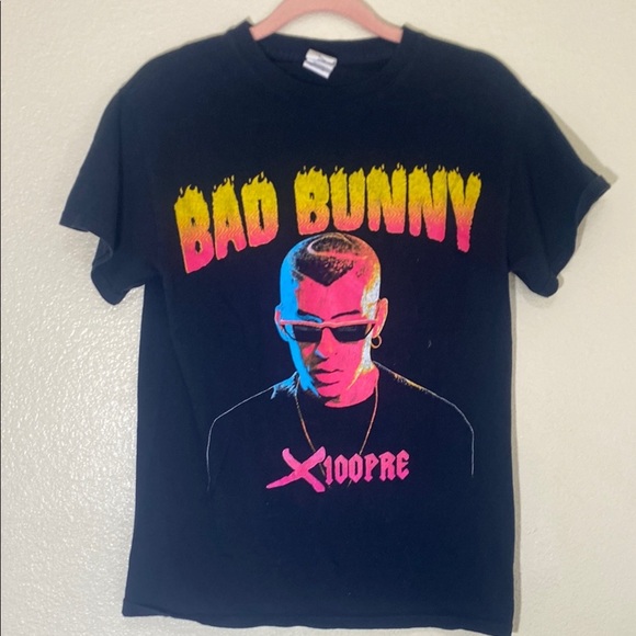 Bad bunny Black Graphic T-Shirt with Colorful Print size S - Picture 1 of 3